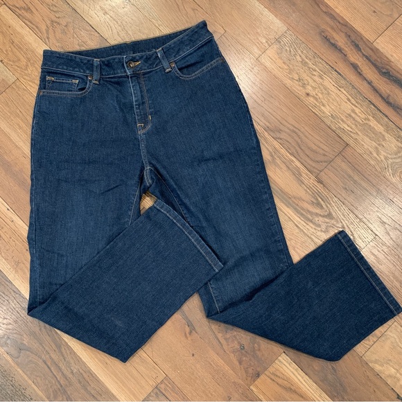 L.L Bean Womans Classic Fit Jeans Size 10 - Picture 2 of 10